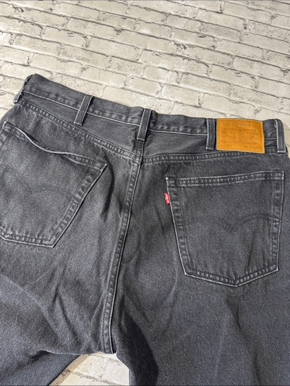 Levi’s mens 38x30 black premium 555 relaxed straight cotton denim jeans EUC - Picture 5 of 6